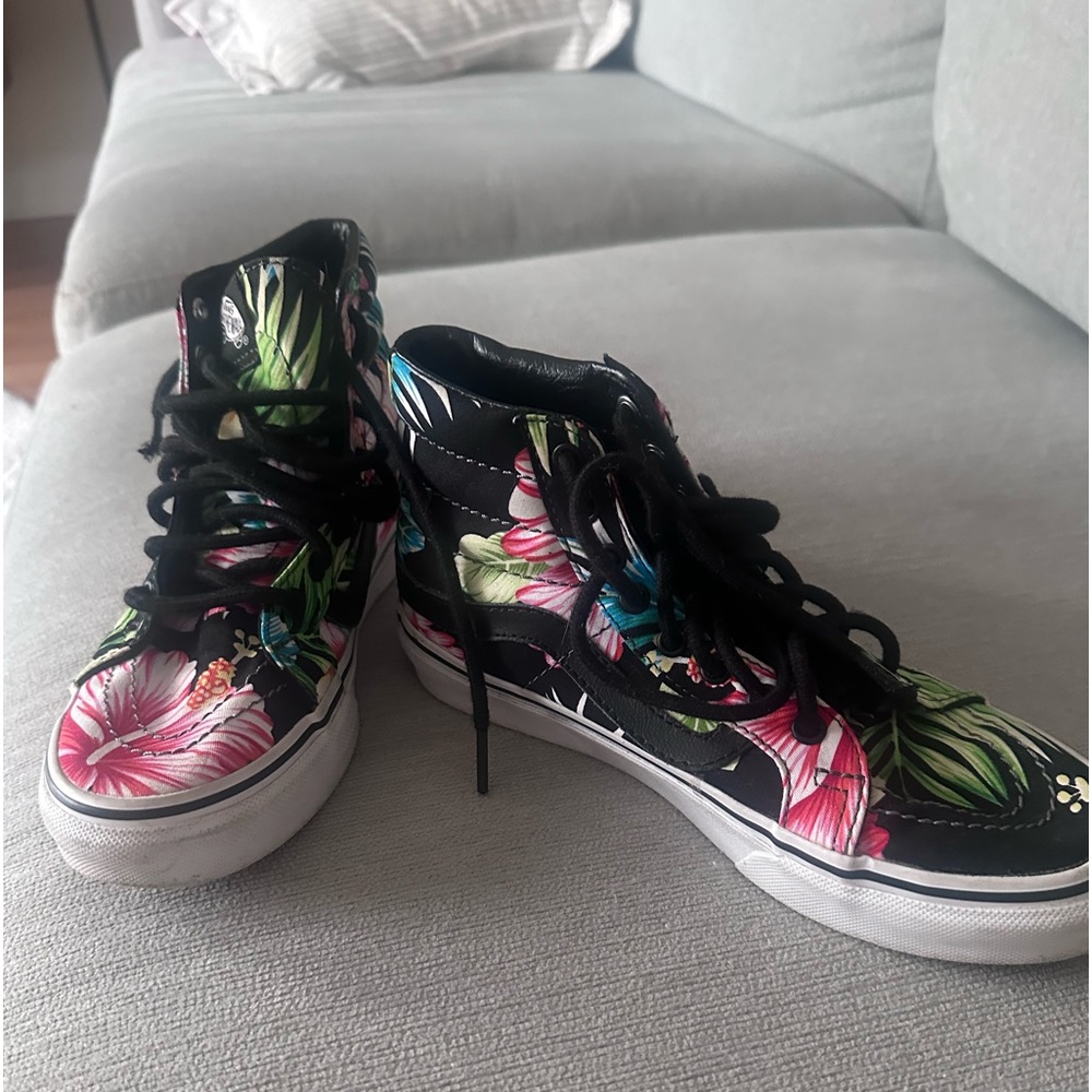 Vans Floral high tops tennis shoes